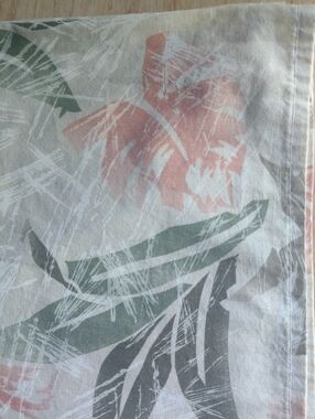 6 pieces of material Floral Print Peach, Sage, and Cream can be used for bedding